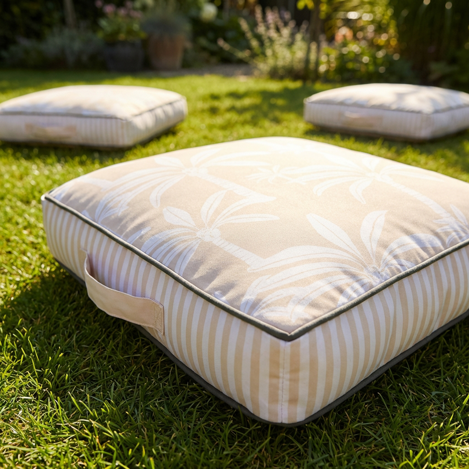 Cuscino materasso idrorepellente 40x40 cm palme beige